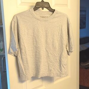 Abercrombie gray boxy T-shirt Medium